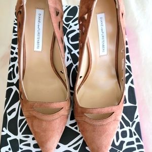 Diane von Furstenberg, size 7, Umber suede